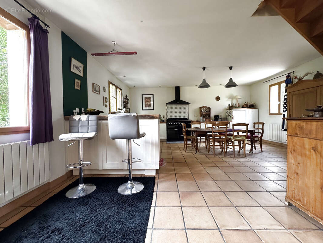 Maison individuelle de 6 pièces de 191 m2 habitable sur 770 m2 de terrain à Mortefontaine - photo 3