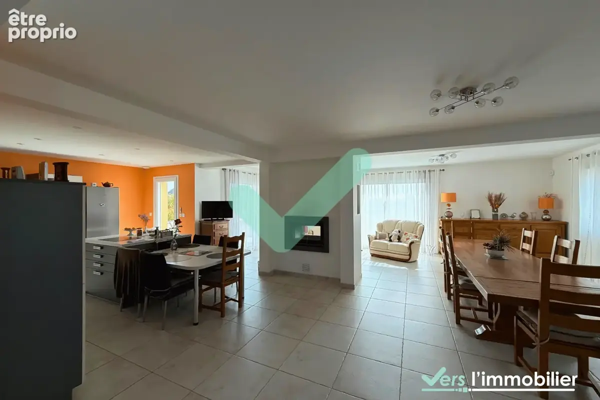 Belle maison contemporaine de 194 m2 de 2015 avec 4 chambres, sous sol et garages - photo 5