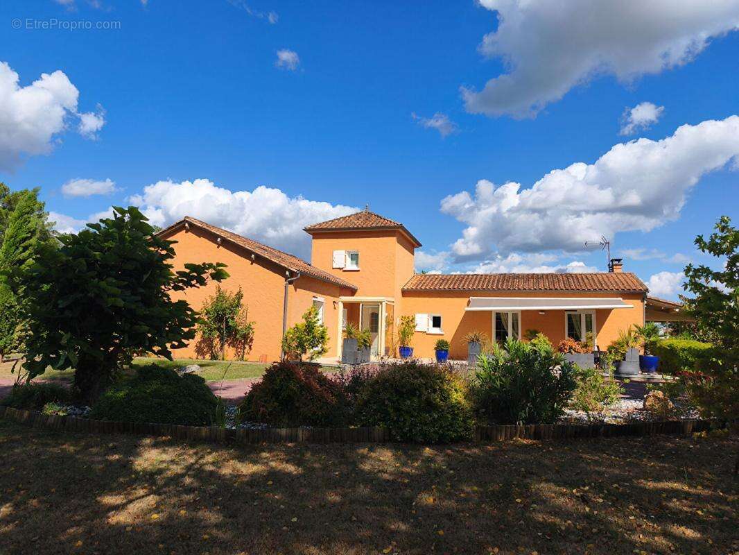 Maison à SARLIAC-SUR-L&#039;ISLE