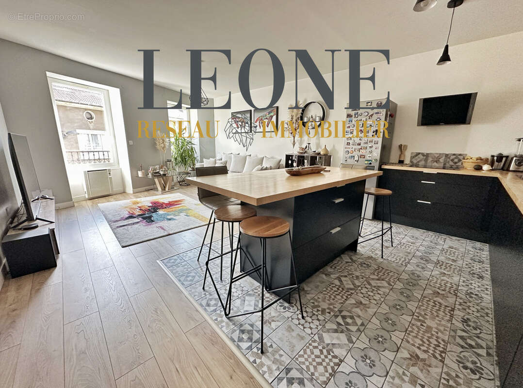 Appartement à PIERRE-BENITE