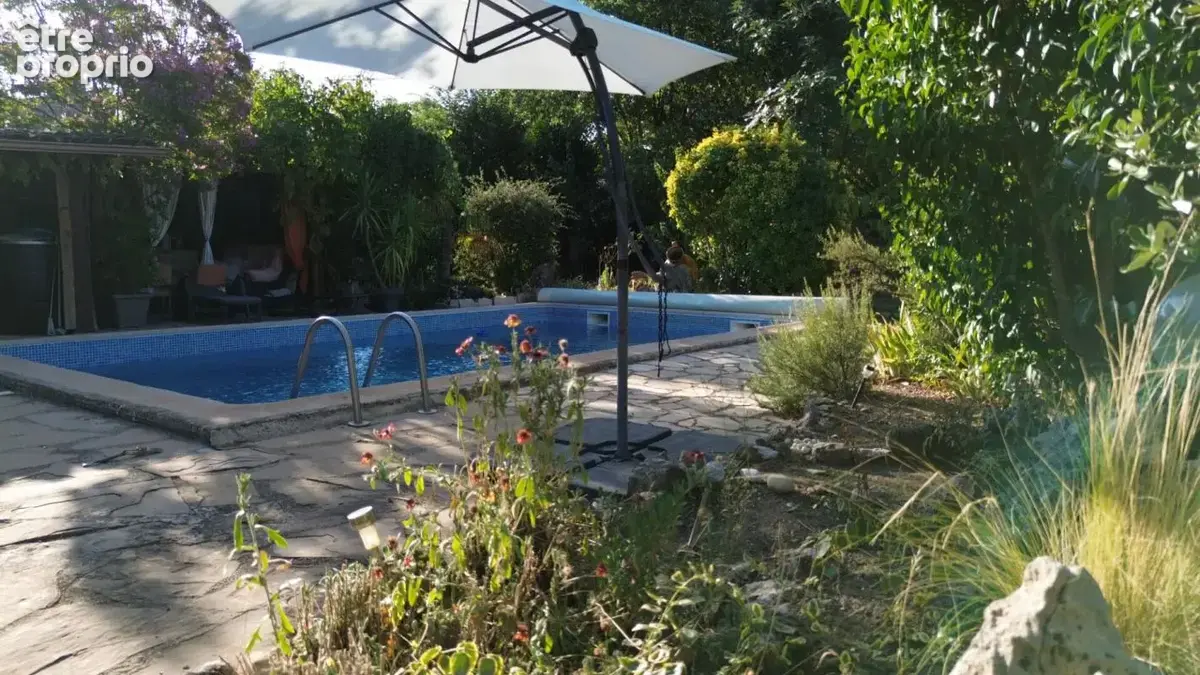 Ensemble immobilier de 396 m2 sur 3323 m2 de terrain - photo 2