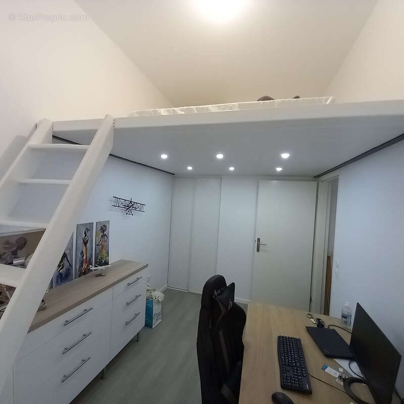 Appartement à PARAY-VIEILLE-POSTE