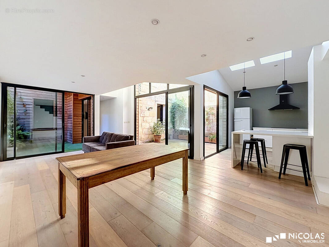 Appartement à BORDEAUX