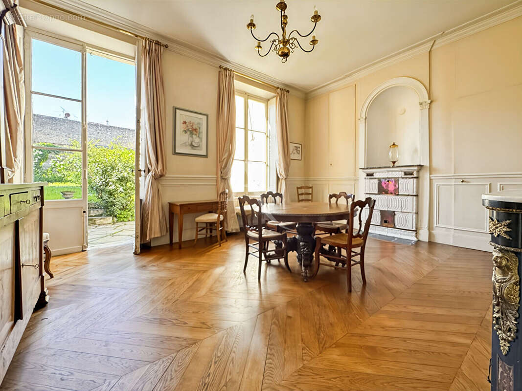 Maison à ETAMPES
