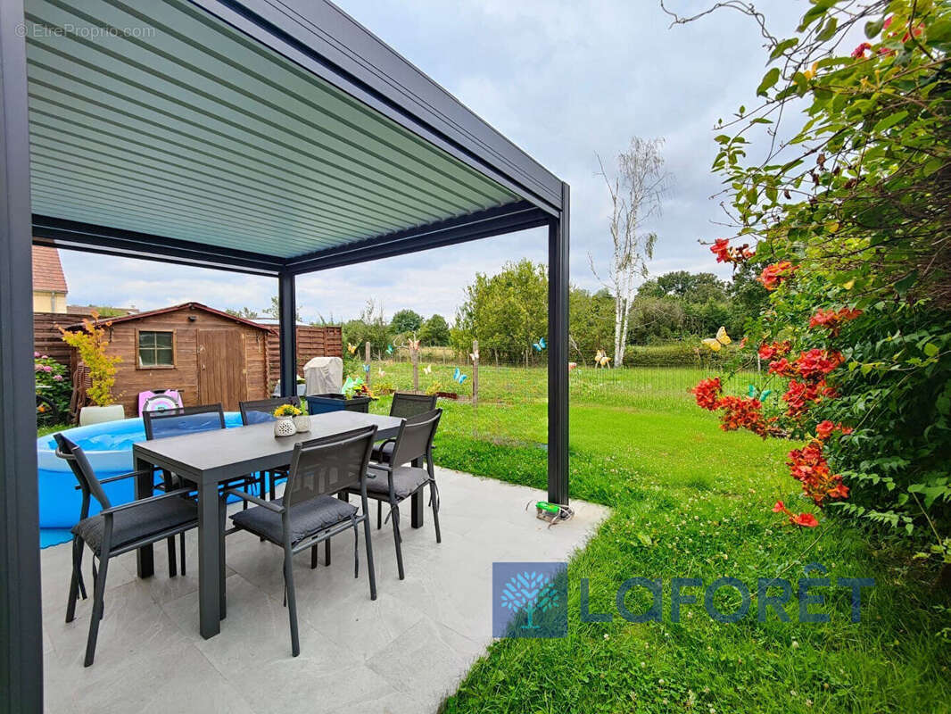 Maison à OLLAINVILLE