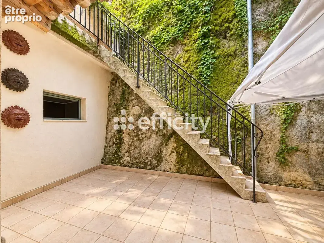 Appartement à VIVIERS