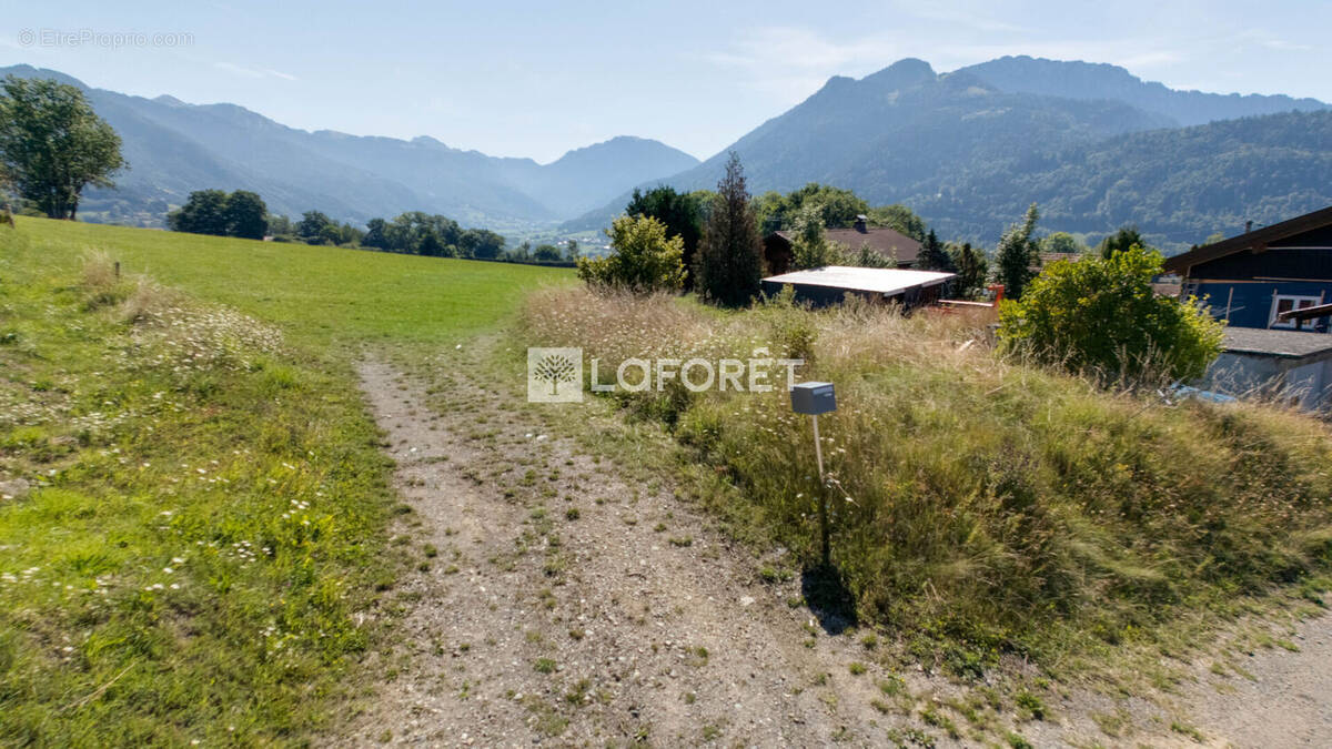 Terrain à VINZIER