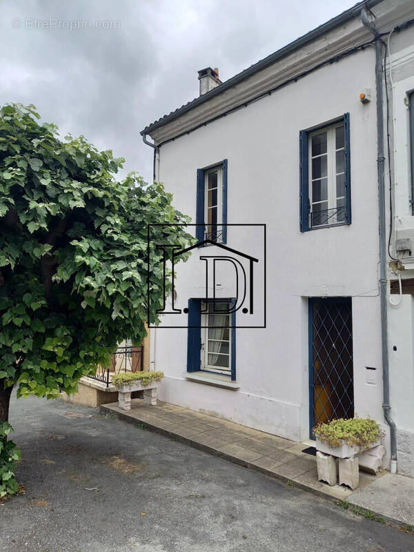 Maison à LAUZUN