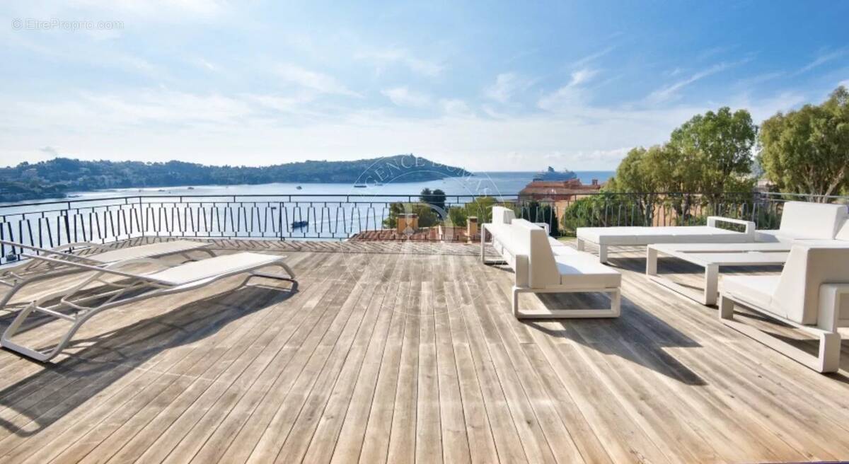 Appartement à VILLEFRANCHE-SUR-MER