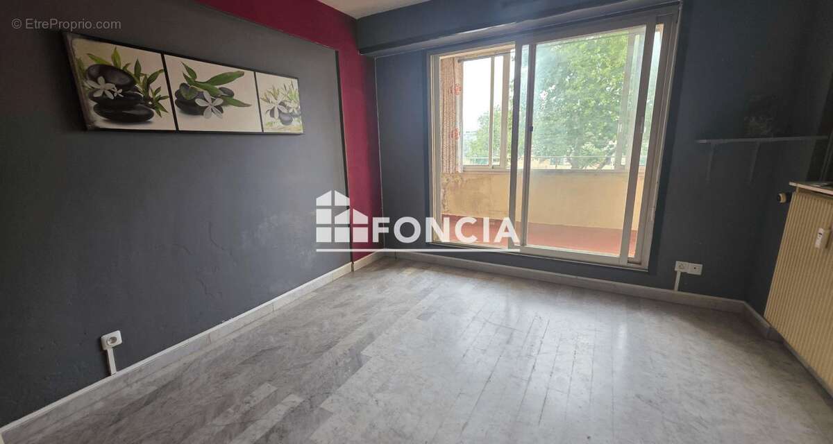 Carnon cote port studio de 18 m2 hab plus loggia a renover appart vendu vide - photo 3