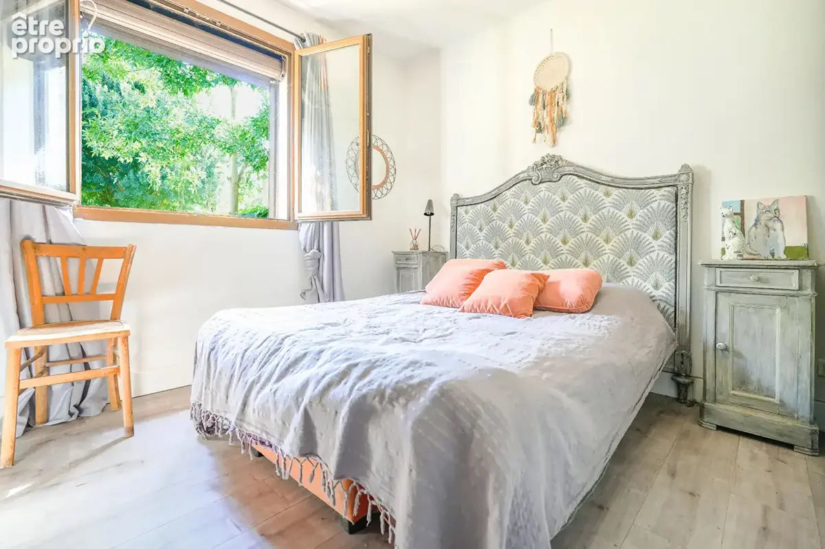 FUVEAU - Magnifique maison de famille de 197m² avec dépendance possible - DPE A - Parcelle de 2000m² arboré avec piscine à débor - photo 7