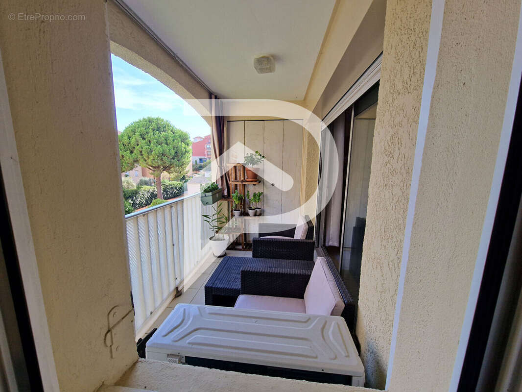 Appartement à SAINT-LAURENT-DU-VAR