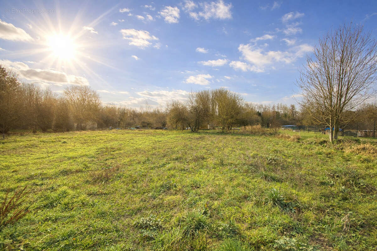 A découvrir rapidement - Terrain à CHEVRESIS-MONCEAU