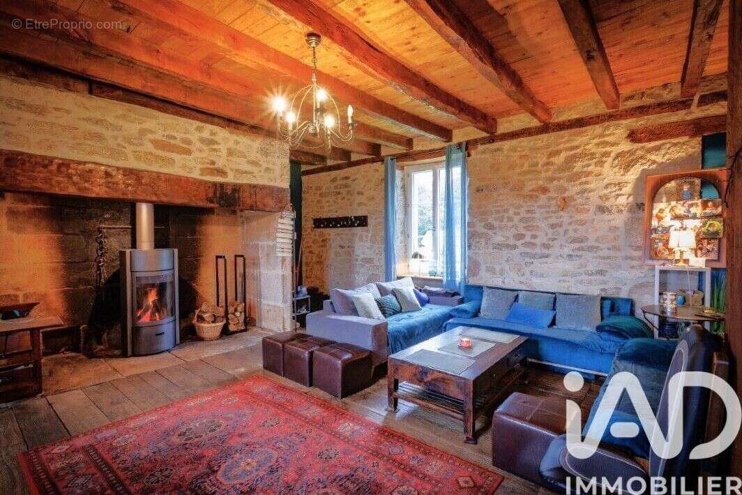 Maison 247 m² à Saint-Cirgues-La-Loutre  - photo 5