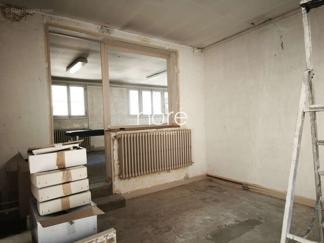 Commerce 138 m² à Sens  - photo 8