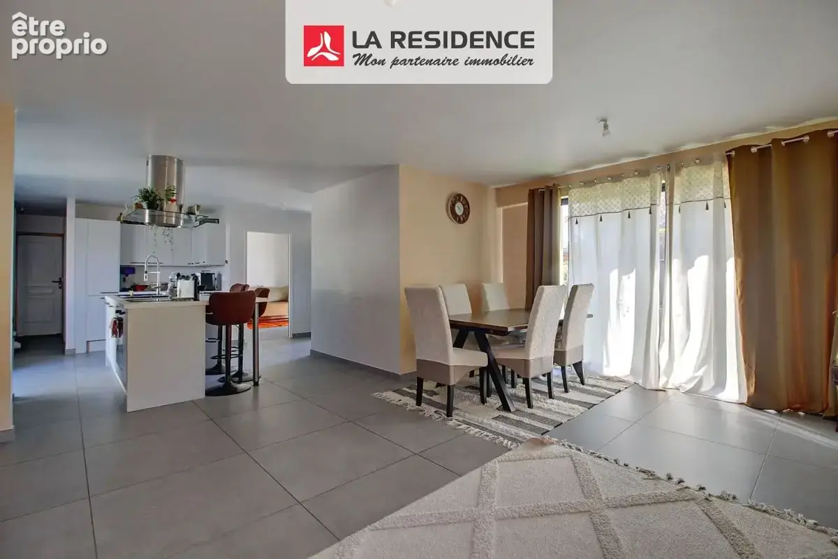 Maison 122 m² à Saint-Etienne-Du-Rouvray  - photo 2