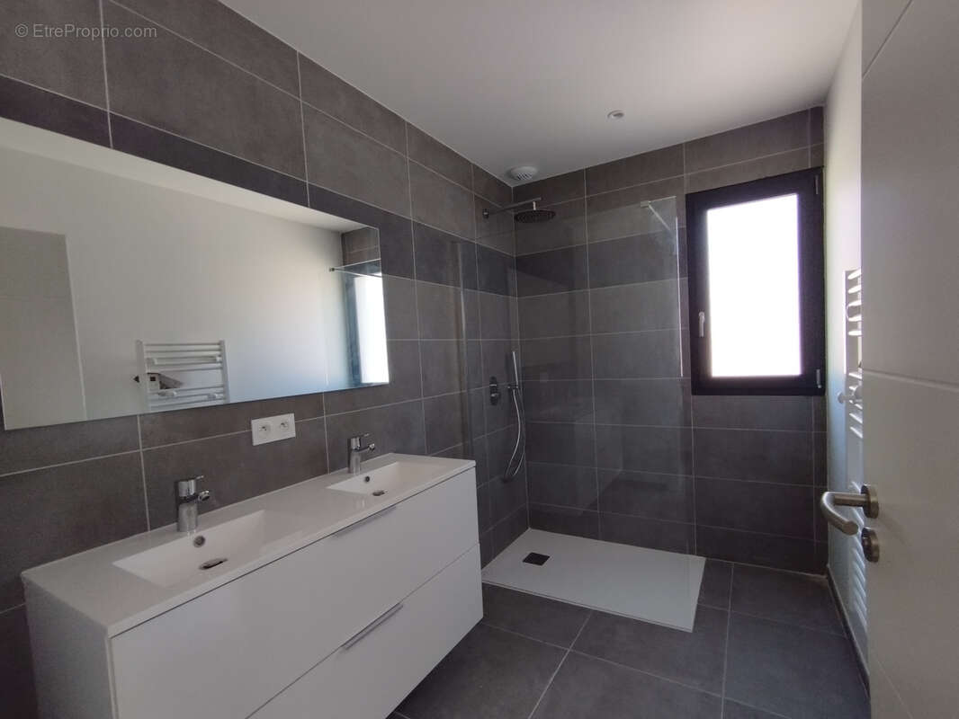 Appartement à SIX-FOURS-LES-PLAGES