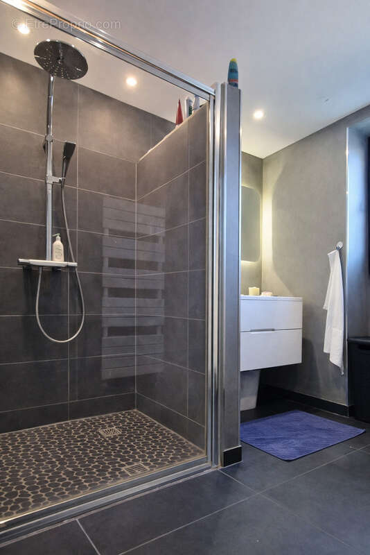 Appartement à MOUXY