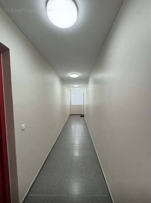 À vendre   Appartement T2 avec parking   Les Abymes - photo 6