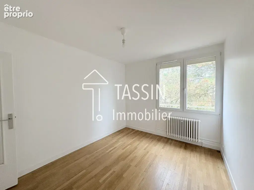 Ecully - Appartement T3 entièrement rénové - photo 8