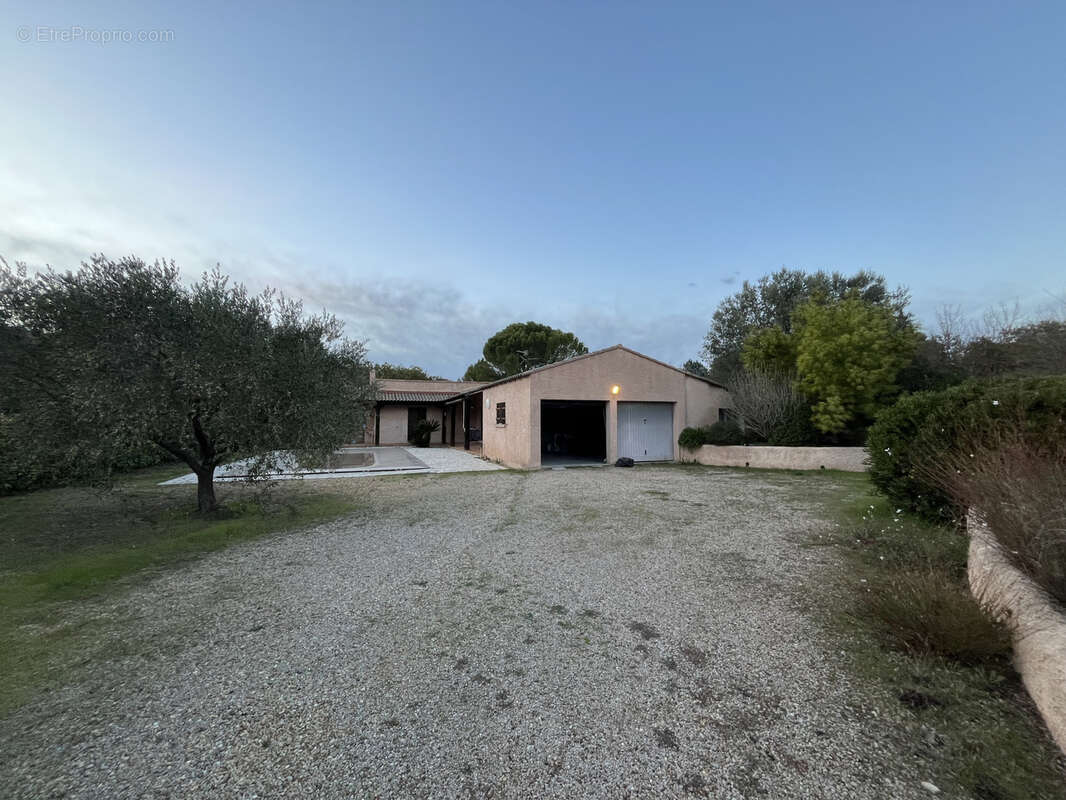 Maison à LORGUES