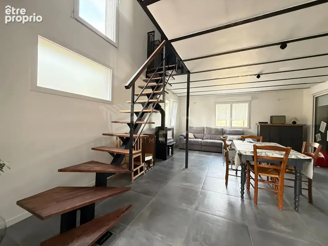 Ensemble immobilier avec maison  et dépendances sur près d'un hectare - photo 7