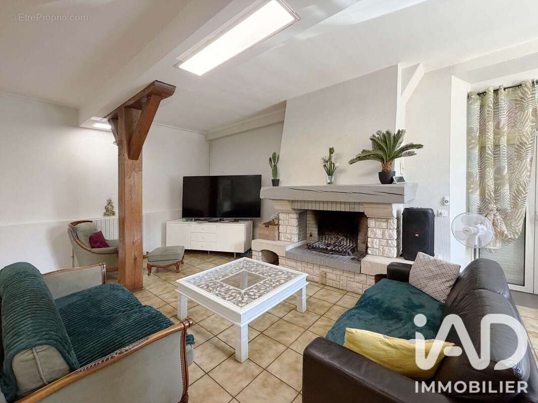 Maison 225 m² à Guignes  - photo 7