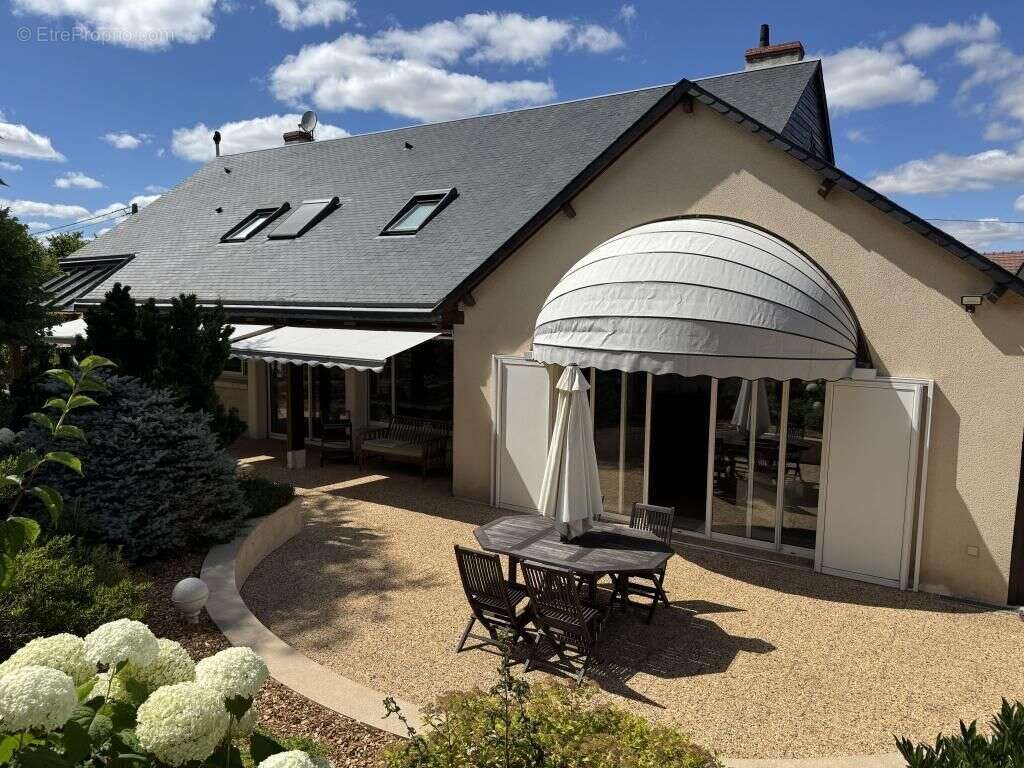 Maison à SAINT-AMAND-MONTROND