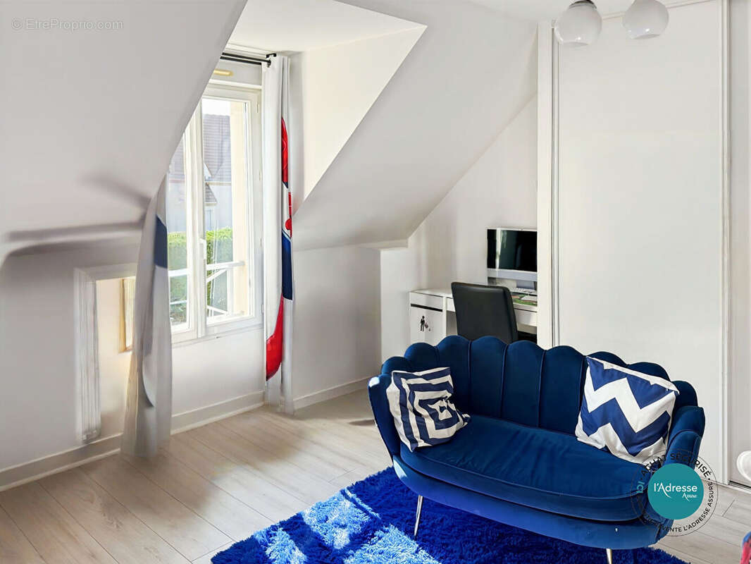 Maison à MENNECY