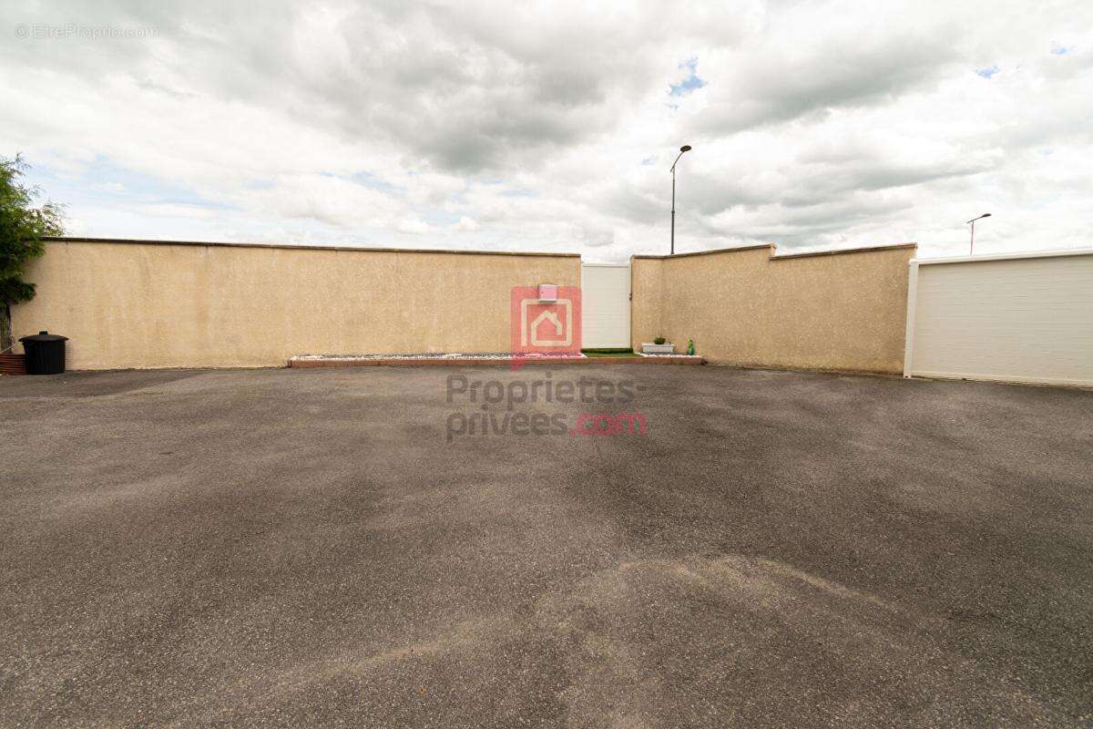 MAREUIL-LÈS-MEAUX  Maison récente 4 chambres avec jardin de 600 m² - photo 8