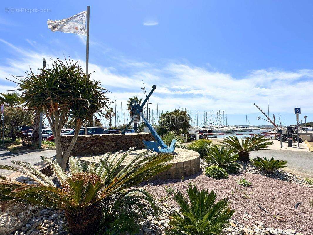 Studio rénové Port de HYERES - photo 12
