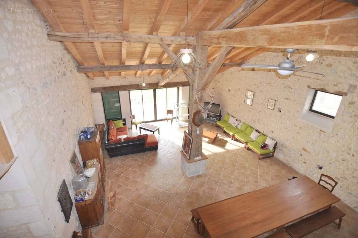 Maison à AUBETERRE-SUR-DRONNE