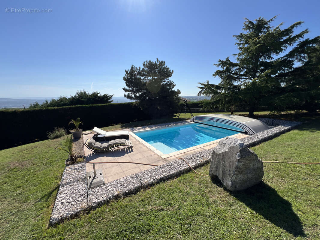 Maison à SAINT-PIERRE-DE-BOEUF