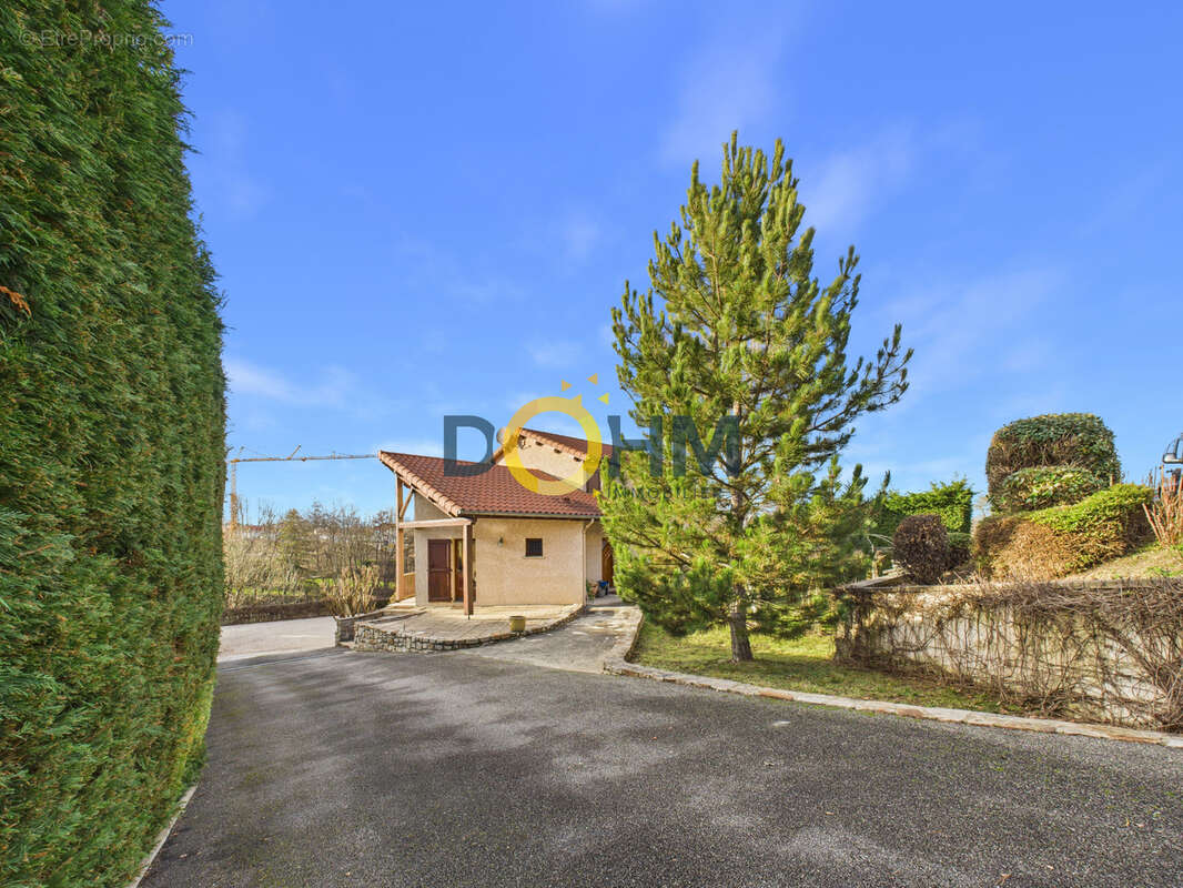 Belle maison familiale de 141 m2 à Monistrol. - photo 2