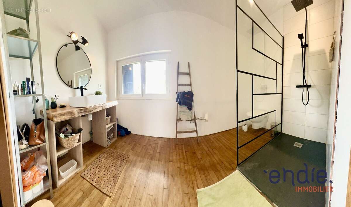 Maison à CHAMPAGNE-SAINT-HILAIRE