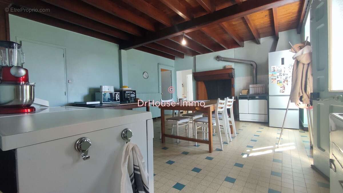 Maison 130 m² à Saint-Martial-Sur-Isop  - photo 5
