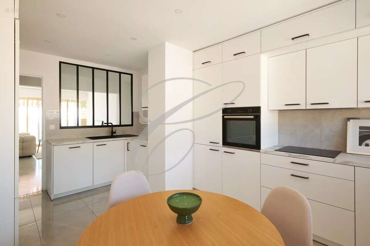 Appartement à ROQUEBRUNE-CAP-MARTIN