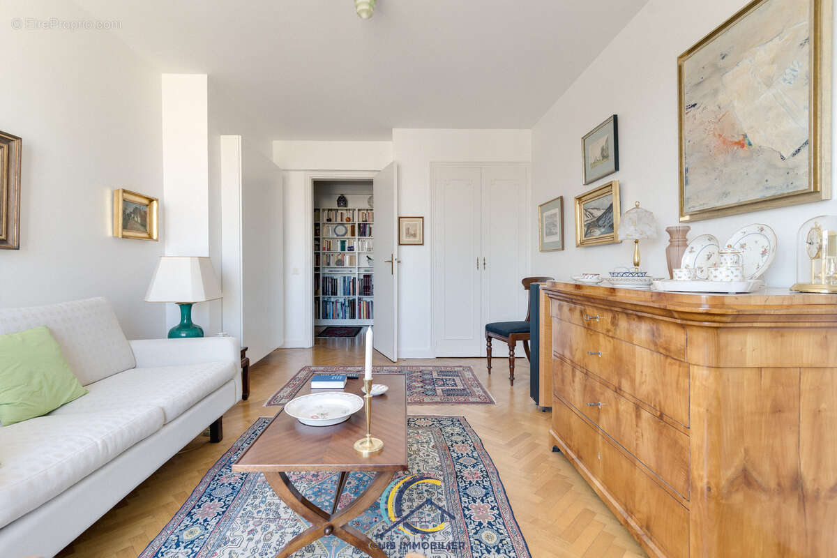 Appartement à MARSEILLE-6E