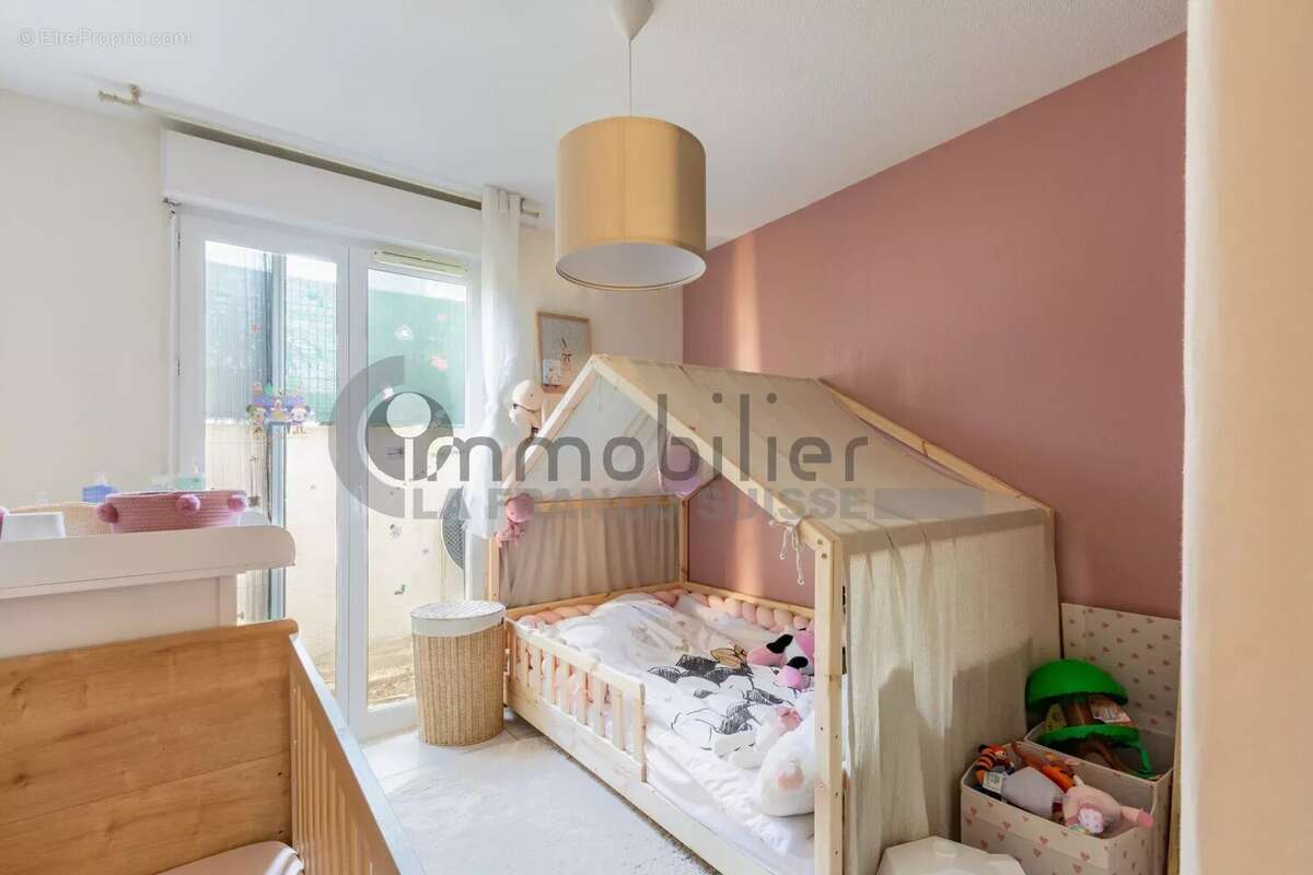 Appartement à SAINT-LAURENT-DU-VAR