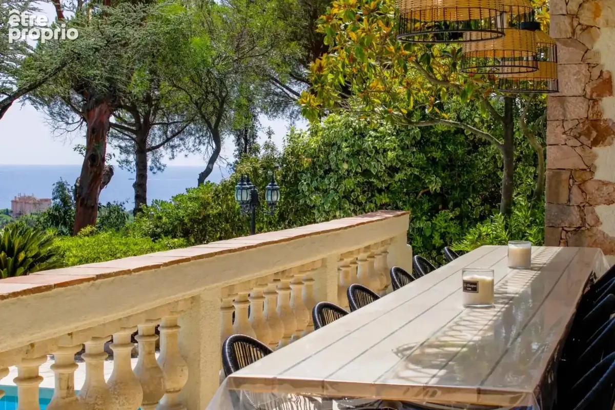 Villa spacieuse entièrement rénovée avec vue mer, piscine et intimité - photo 14