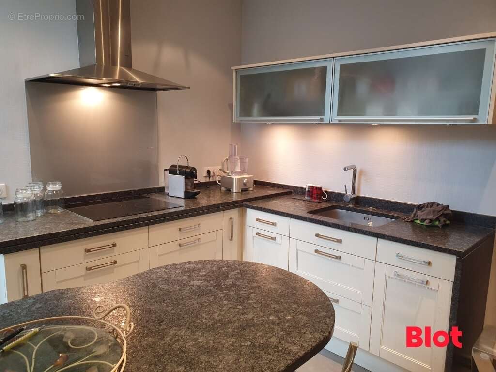 Appartement 153 m² à Fougeres  - photo 5