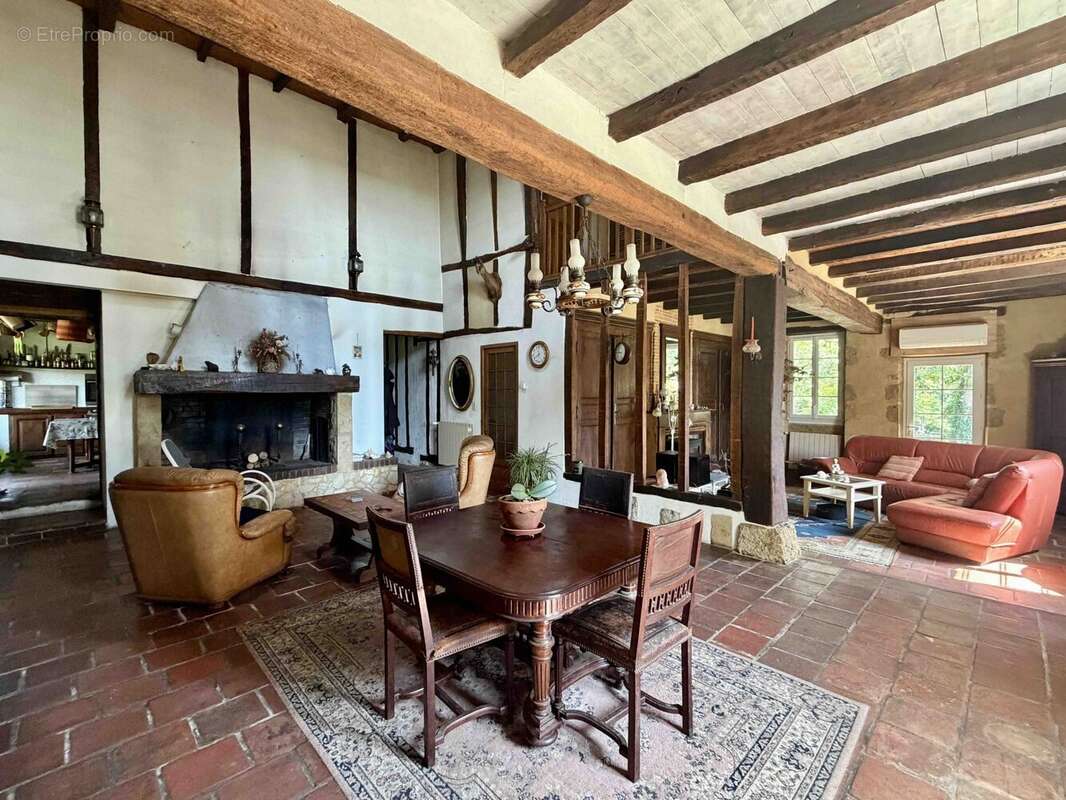 Maison à LE HOUGA