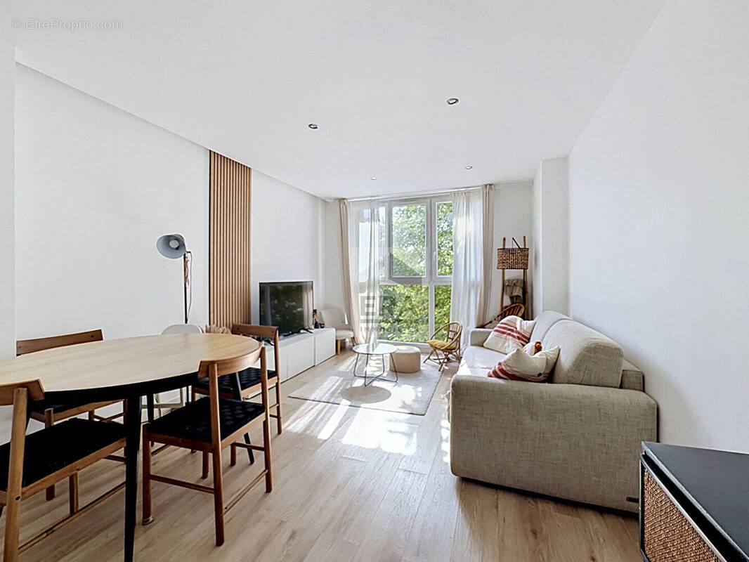 Appartement à SURESNES