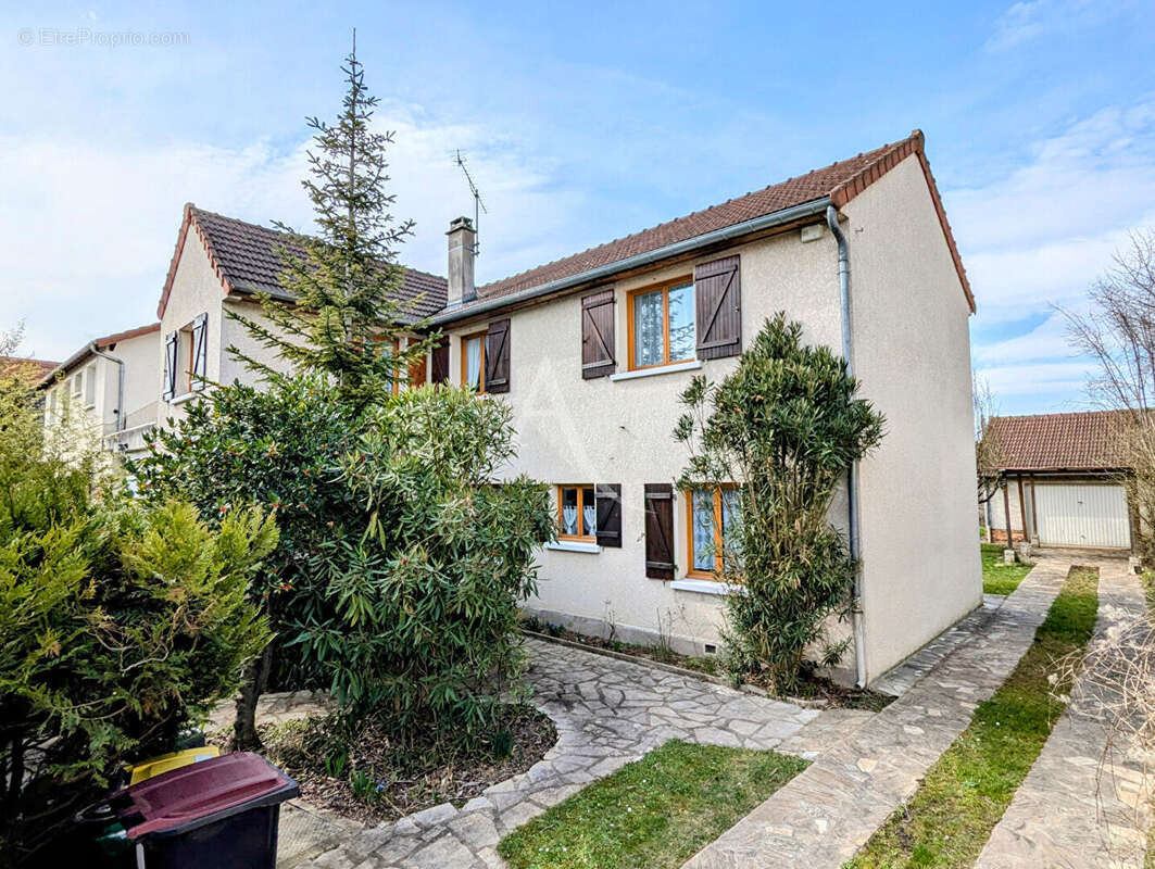 Maison à VAIRES-SUR-MARNE