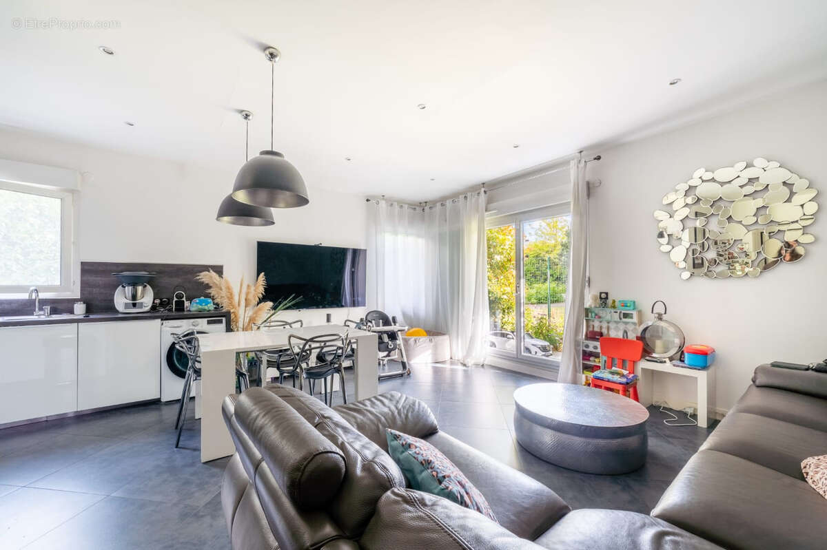 Appartement à GENNEVILLIERS