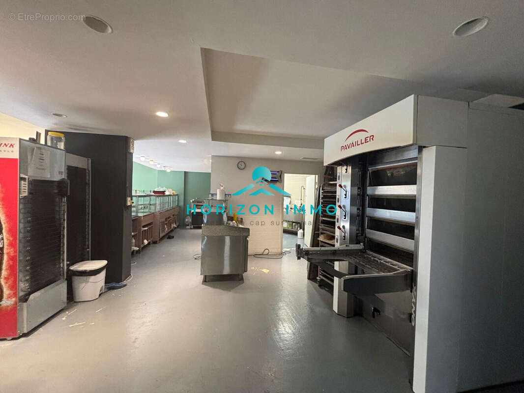 170 m² à Saint-Laurent-Du-Var  - photo 6