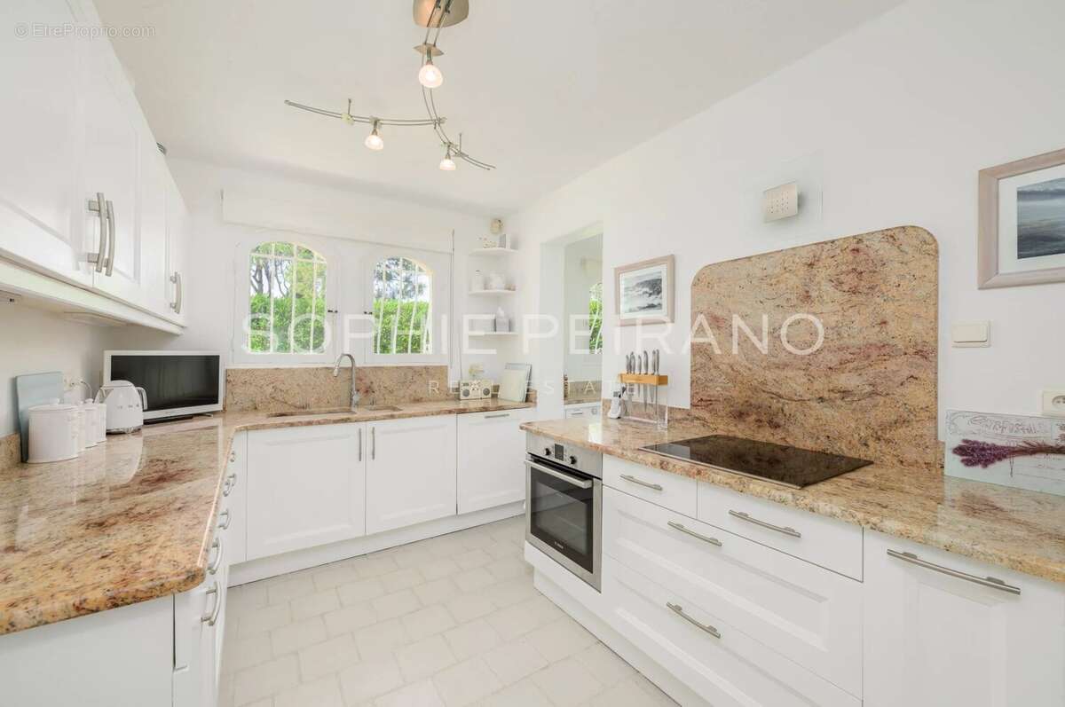 Maison à MANDELIEU-LA-NAPOULE