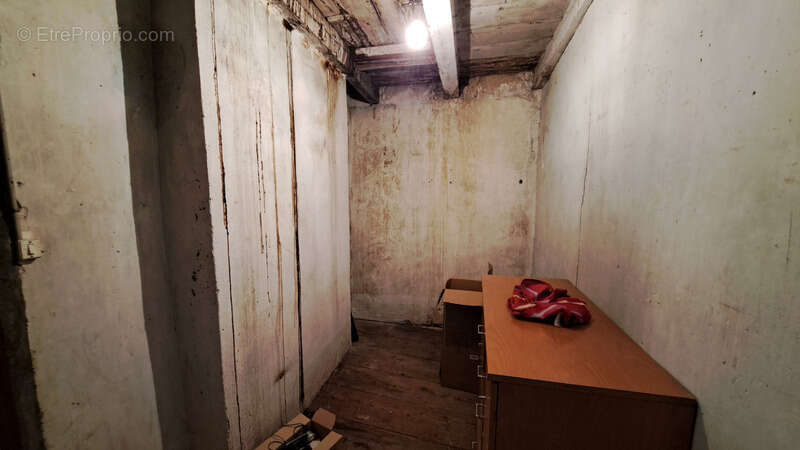 Maison à COMBEAUFONTAINE