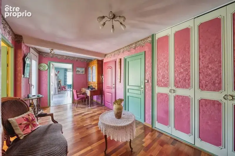 Maison de 8 pièces principales - photo 2