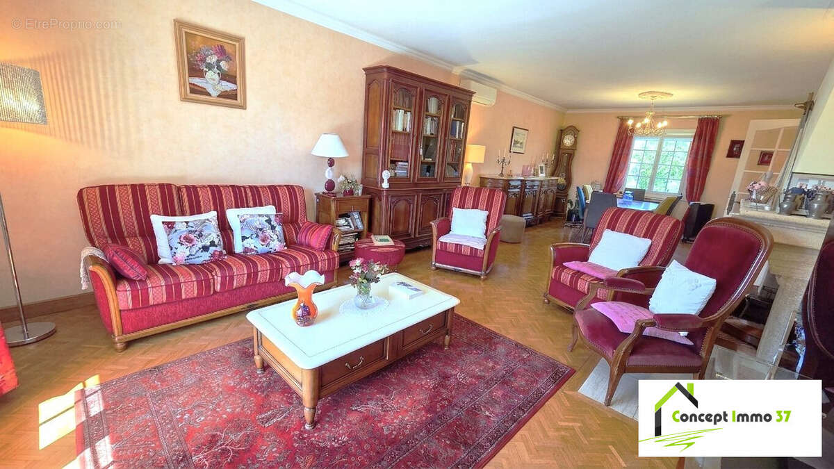 Maison à LA VILLE-AUX-DAMES